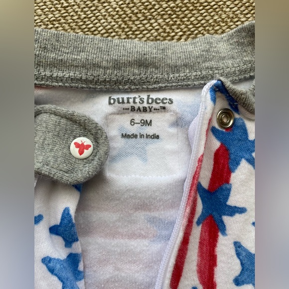 Burt’s Bees Organic Cotton Footless Zip Pajamas. 4th of July Flags Style. 6-9M. - Picture 4 of 8